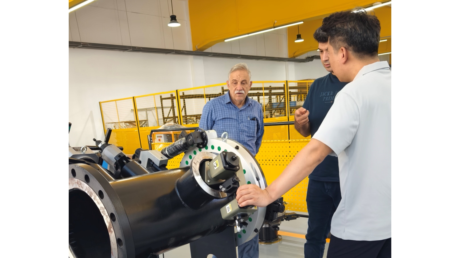 معدات مواجهة الحواف في الموقع