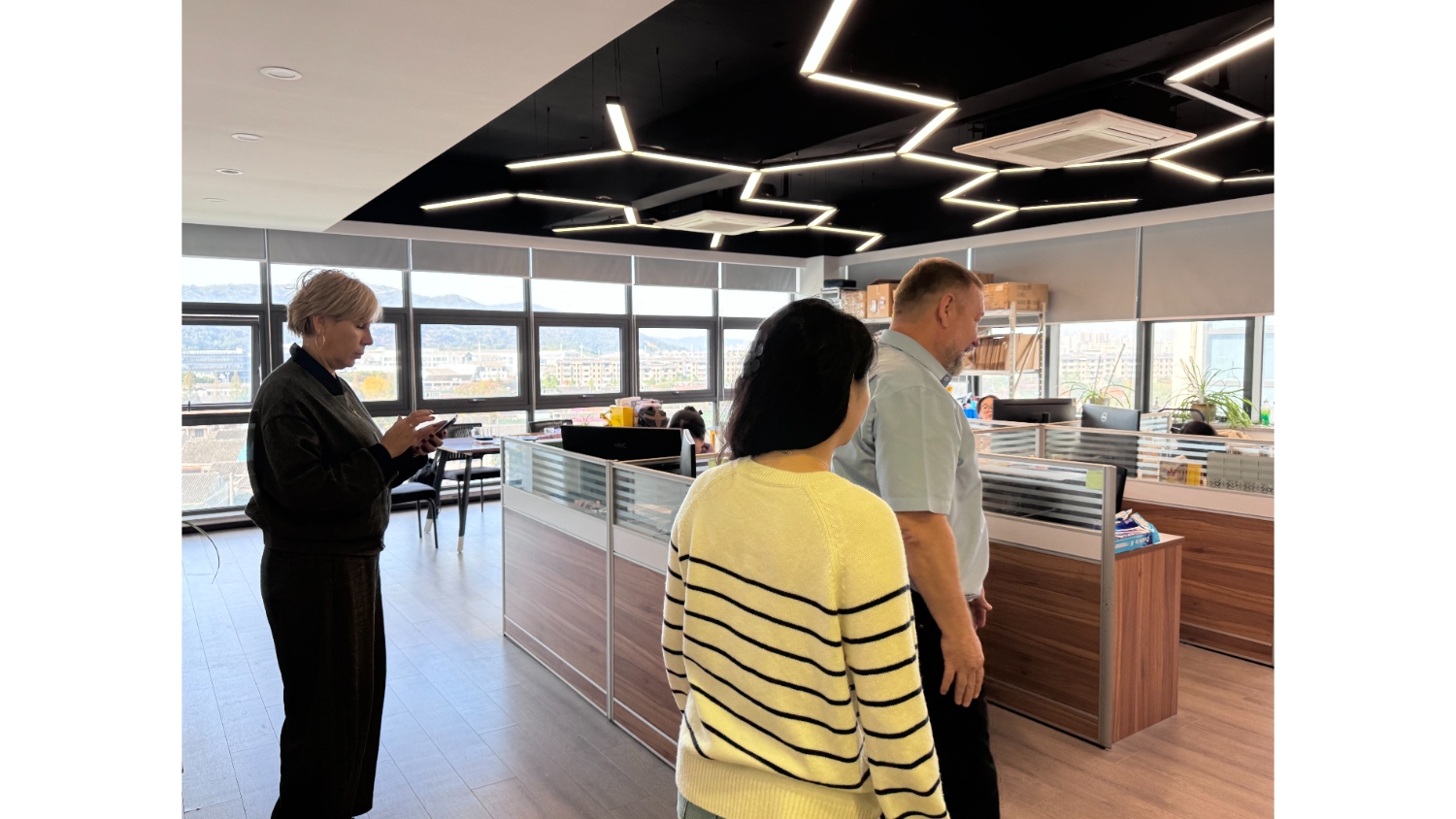 ماكينة تسوية حواف الفلنجات